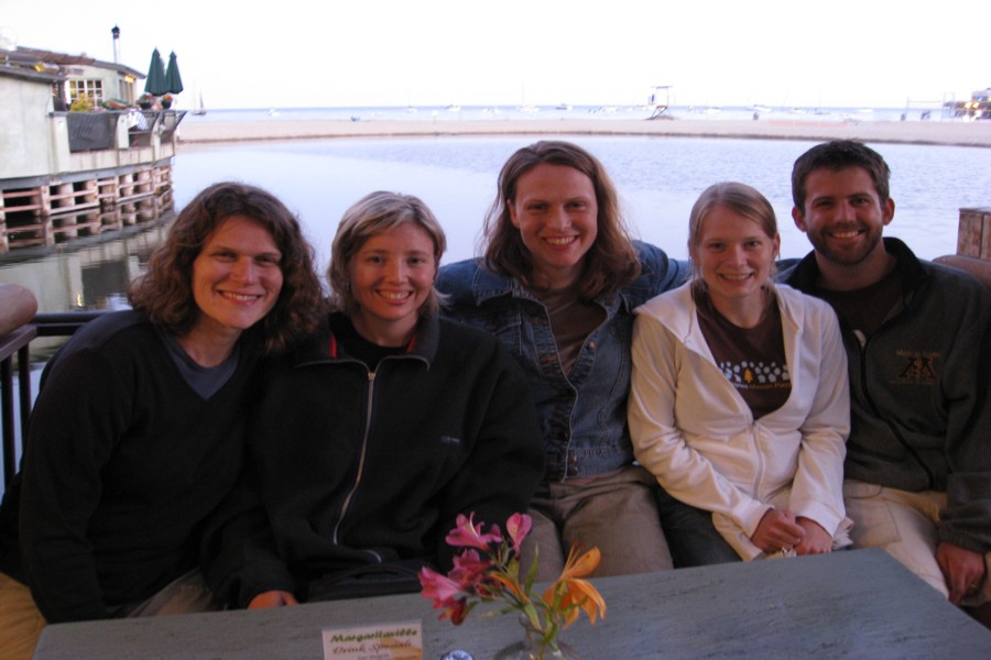 ../image/capitola - margaritaville mary julie jane lois dan 2.jpg